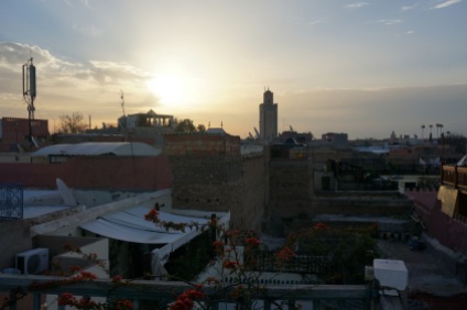 Lever de soleil sur Marrakech depuis la terasse du Riad